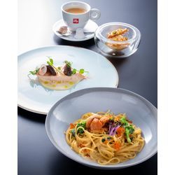 プロの料理撮影が必要な理由｜コース料理を1枚で撮る現場の画像1