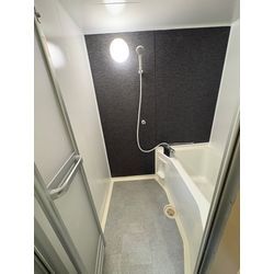 賃貸アパートの浴室リメイクの画像2
