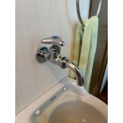 トイレ手洗い水栓水漏れ補修の画像2