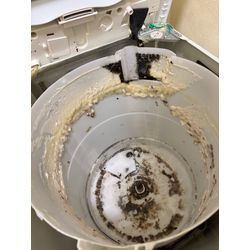 縦型洗濯機の分解清掃を行いました。の画像1