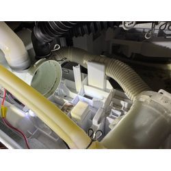 兵庫県明石市、BD-S8800 洗濯中に水漏れの画像2