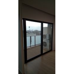 新築マンションで断熱フィルム貼りの画像1