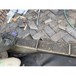 人工芝と既存平板を活かした施工事例のご紹介✨の画像2