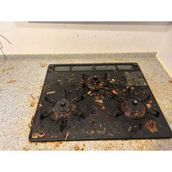 「もう限界…？頑固なガス台の汚れ、プロに任せたらここまでキレイになりました！」の画像2