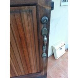 海外製ドアのカギ交換の画像1