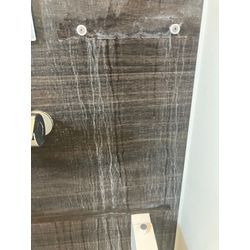 【壁の石鹸汚れ】の画像1