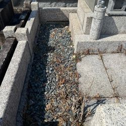 【お墓参り代行の光蔵】八事霊園で玉砂利の追加工事の画像1