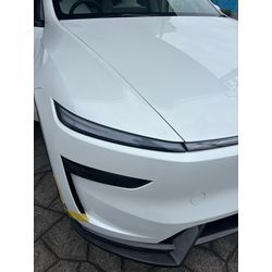 テスラ　モデルY レーダー探知機取り付けの画像1