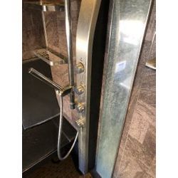 ダーク系浴室のクリーニングの画像1