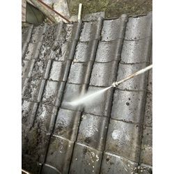 36年物の瓦塗装！の画像1