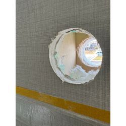 新築、エアコン穴あけについての画像1