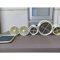 マンション内、壁の換気口クリーニングの画像2