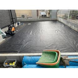 【施工事例】駐車場・通路の防草シート施工｜雑草対策の下地づくりの画像2