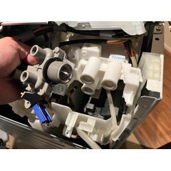 目黒区でパナソニックドラム式洗濯機の給水弁の交換をしてきました！の画像2