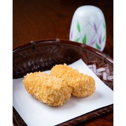 淡い揚げ色に宿る余韻 — 鳥つね「しんじょう揚げ」の画像1