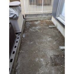 神奈川県横浜市磯子区にて草むしり、防草シート敷き、砕石敷きを行いましたの画像1