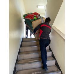 12月7日　都内　重量級・階段あげ。パワー全開で縁起もお届けです。の画像1