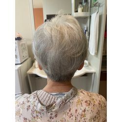 シニアのおしゃれショートヘアの画像1
