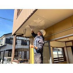 天井の塗膜が剥がれる前に…プロが行う“下地補修”がとても大切です！の画像1