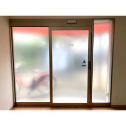【新事務所の目隠し】法人様　すりガラス調フィルムの画像2