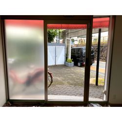 【新事務所の目隠し】法人様　すりガラス調フィルムの画像1