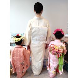 2025.12.20七五三詣りの姉妹とお母様の画像1