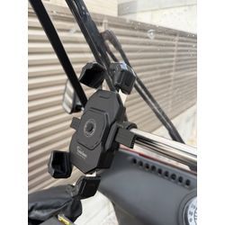 ブログ初投稿！ホンダキャノピーに充電式スマホホルダー付けてみました！📱の画像1