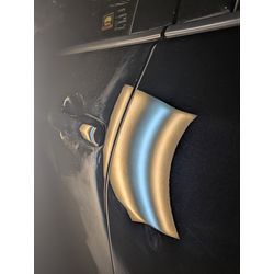 トヨタ・プリウスのヘコミ修理です。の画像2