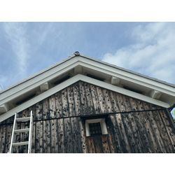 🐦【施工レポート】古い日本家屋「蔵」の鳥よけ対策！通気を確保しながらしっかりガード✨の画像1