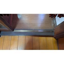 施工実例　引き戸　甲丸レールからウイングレール（V レール）　戸車　Vレール用静音　交換の画像3