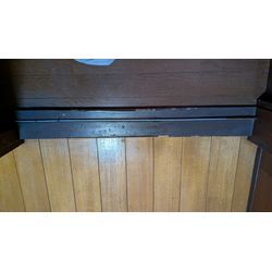 施工実例　引き戸　甲丸レールからウイングレール（V レール）　戸車　Vレール用静音　交換の画像1