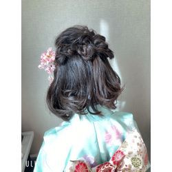 七五三ママショートボブでも素敵なシニヨンに❣️ 七五三7歳ボブハーフアップで可愛く❣️  作り帯　５歳羽織袴の画像3