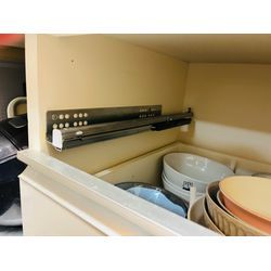 目黒区でキッチン収納のレール交換を行いましたの画像1