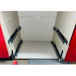 江戸川区でキッチン収納の補修（レール交換）を行いました。の画像3