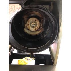 頑固な油汚れもスッキリ！レンジフード清掃で快適キッチンに (^_^)の画像1