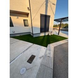 ナチュラル人工芝施工の画像3