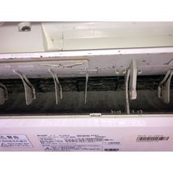 エアコン内部のカビ汚れがスッキリ！プロの分解洗浄で清潔空気に♪の画像1