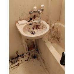 在室クリーニング片付けられない部屋の画像1