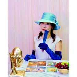 人気占い師さんのスタジオ撮影　C様の画像2