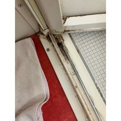 【扉周りの汚れ】の画像1