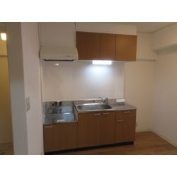 漏水壁崩落での廃墟のような『アパートの再生リフォーム』が完成です。の画像2