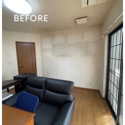 埼玉県　さいたま市　壁紙コーティング施工　「額縁跡の汚れをキレイにできますか？」というお客様からのご質問の画像1