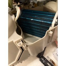 TOSHIBAドラム式洗濯機のヒートポンプの画像2