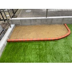 人工芝と花壇スペースの境界をすっきり施工しました✨の画像1