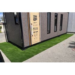 コンテナ周りの人工芝施工をしました🌿の画像1