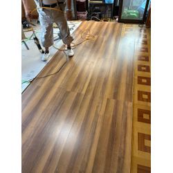 床の「ペコペコ」を解消！2重張りで叶える、強くて美しいフローリング工事の画像3