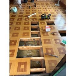 床の「ペコペコ」を解消！2重張りで叶える、強くて美しいフローリング工事の画像1