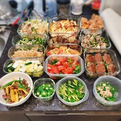 暮らしが整うひと工夫「調理台のマット、めくってますか？」kakkaのおうちごはん日記「トマトと〇〇〇のマリネ」の画像1