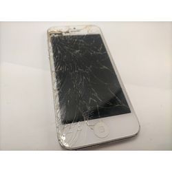 バキバキのiPhoneを回収しましたの画像1