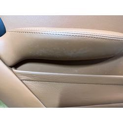 【過去の施工事例より】フェラーリF355　カビ除去　防カビの画像1